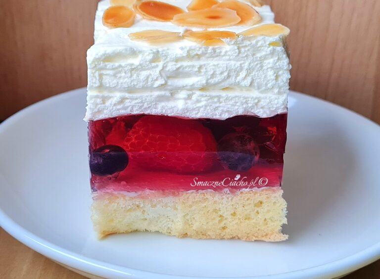 Kostka „Owoce Leśne” z kremem śmietankowym