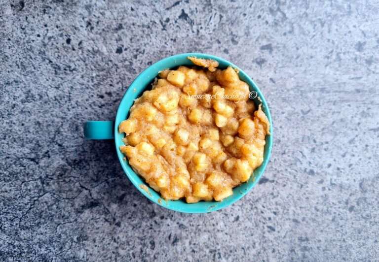 Wilgotna szarlotka z kubka