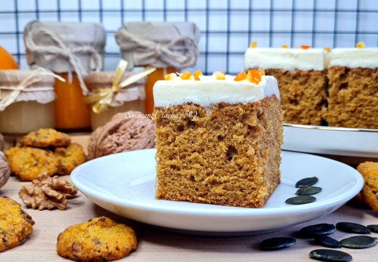 Ciasto dyniowe z miodowym kremem