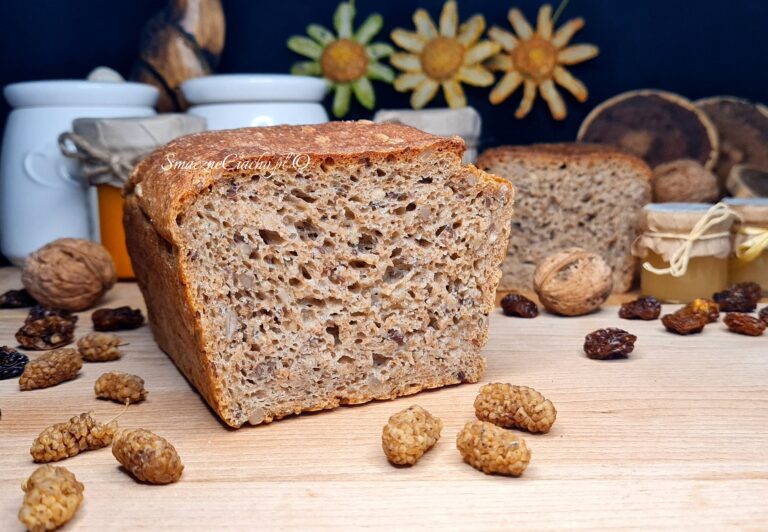 Wilgotny chleb orkiszowy ze słonecznikiem