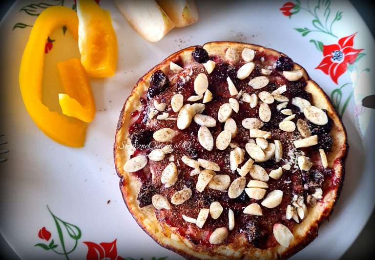 Wilgotny serniczek z patelni z dżemem z niskim IG